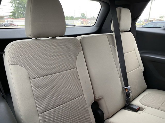 Used 2022 Chevrolet Traverse LS image 13