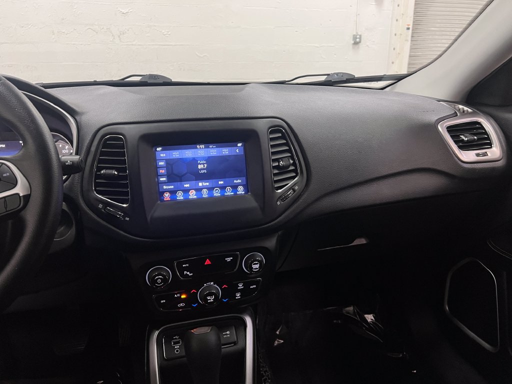 Used 2018 Jeep Compass Sport w/ Tech Group FWD image 17