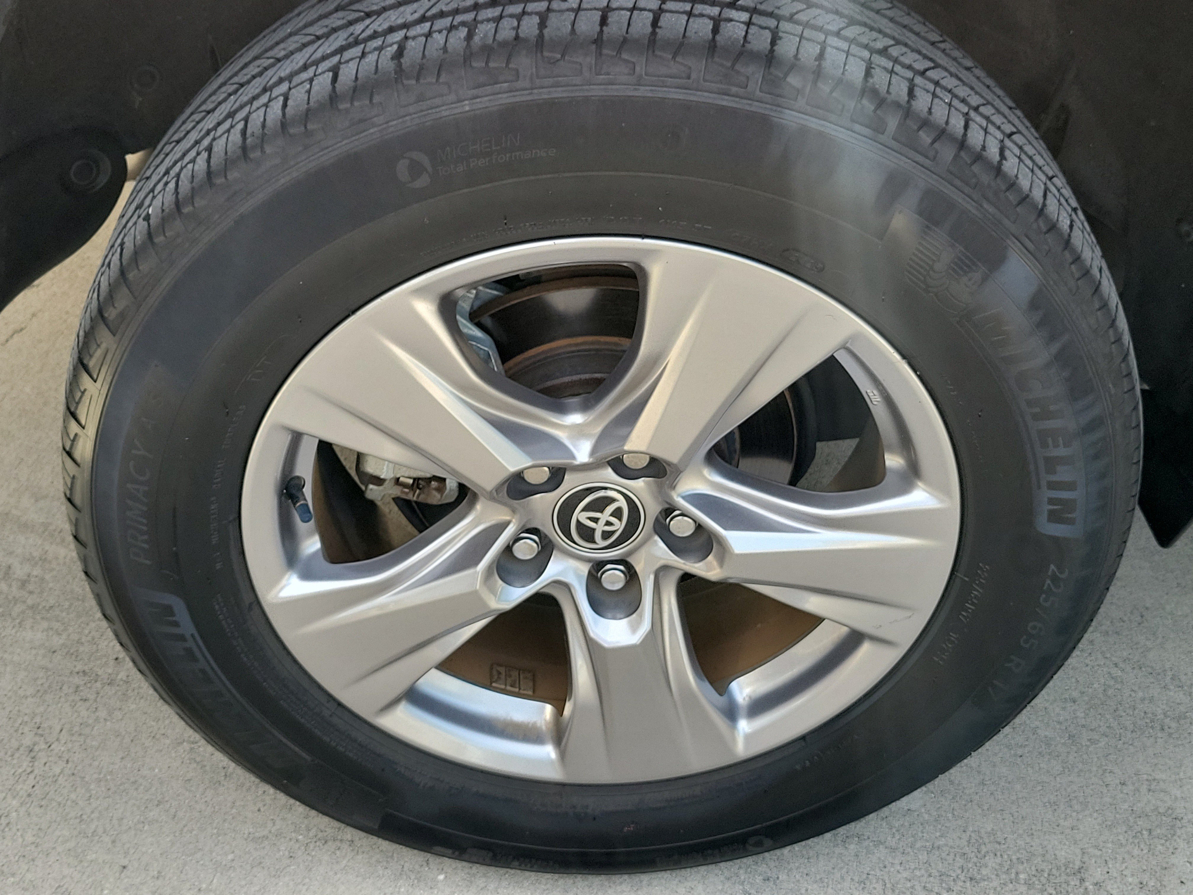 Certified 2023 Toyota RAV4 XLE w/ Convenience Package FWD image 8