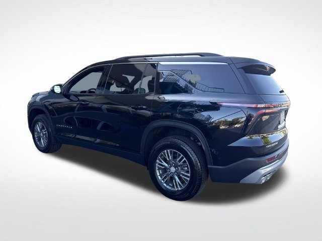 Used 2026 Chevrolet Traverse LT FWD image 3