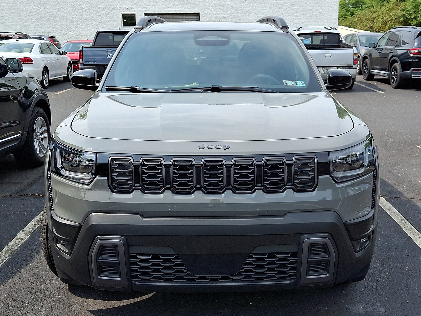 Used 2026 Jeep Cherokee Laredo AWD/4WD image 2