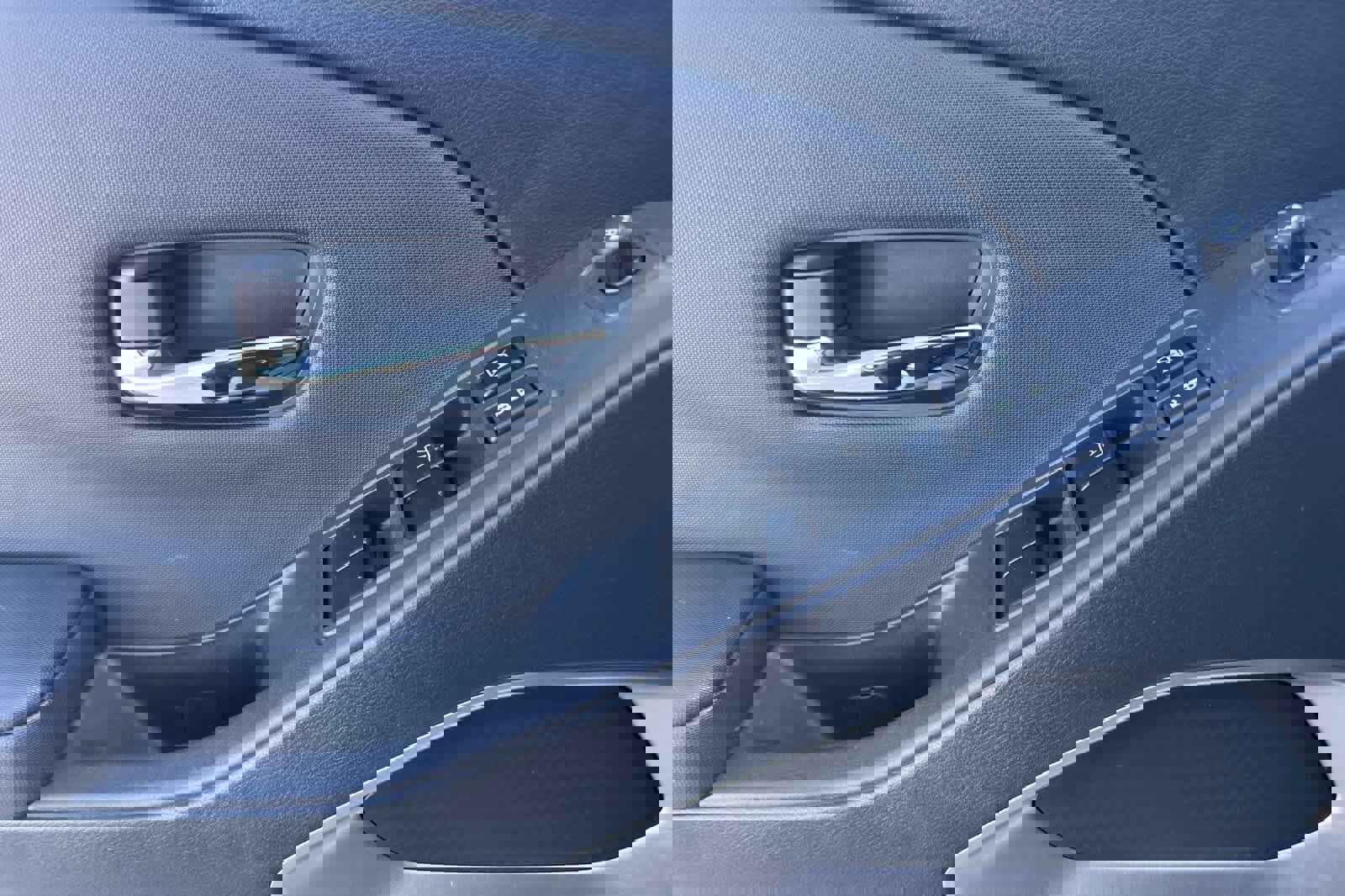 Used 2024 Nissan Frontier SV w/ Technology Package image 10