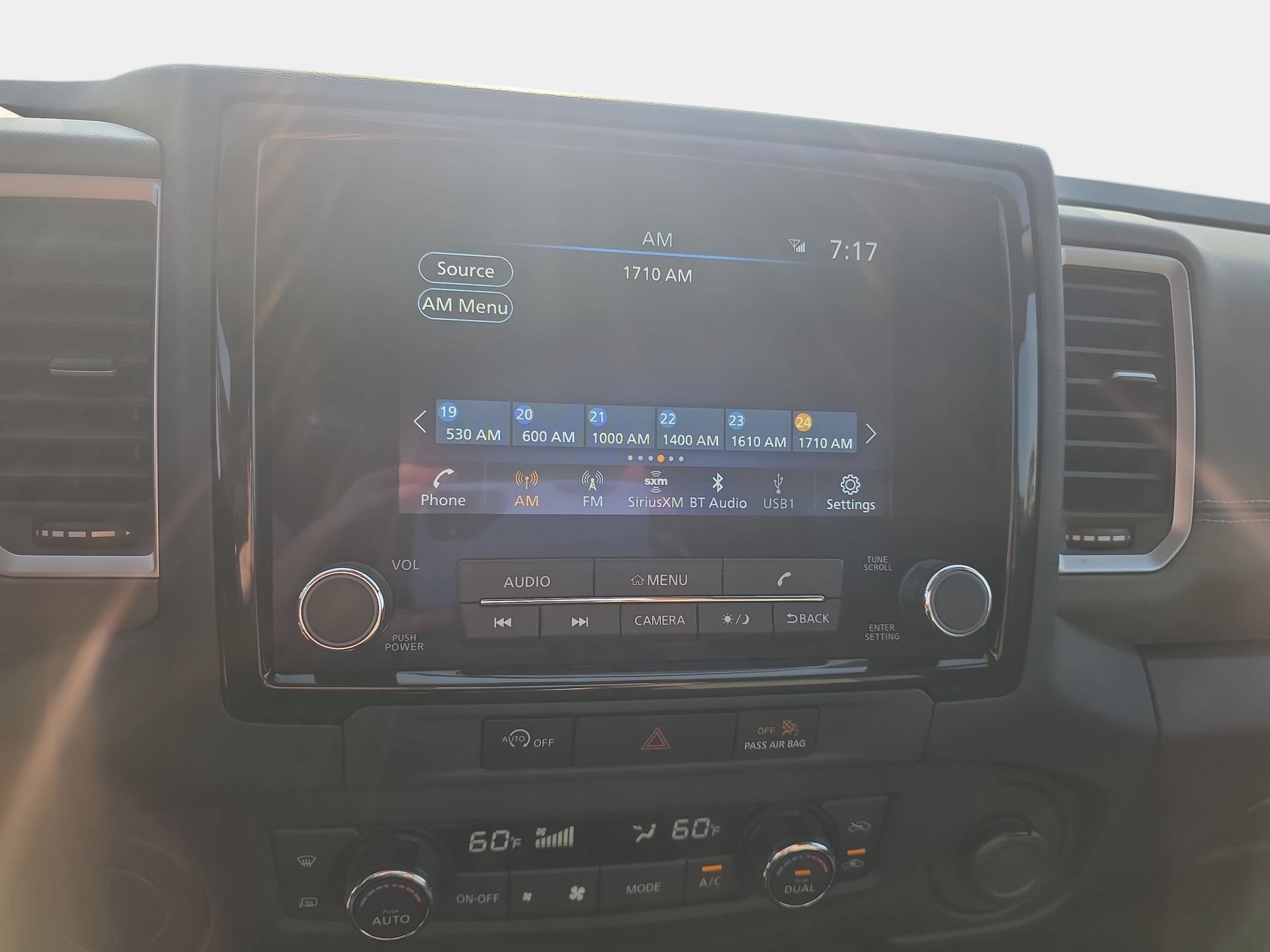 Used 2024 Nissan Frontier SV w/ Technology Package RWD image 22