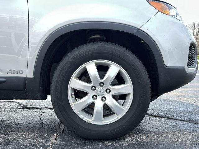 Used 2013 Kia Sorento LX image 9