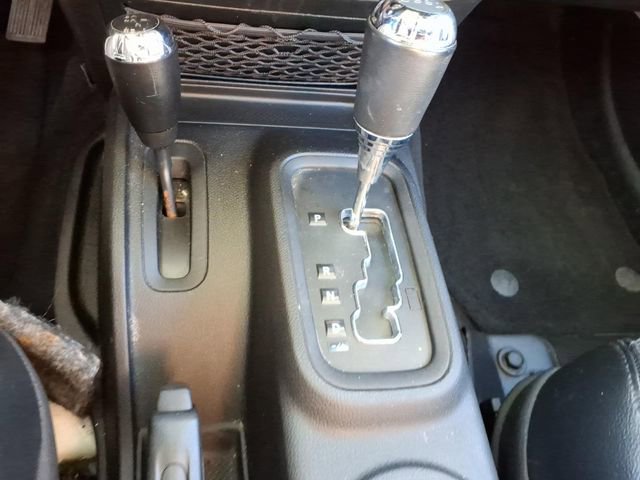 Used 2015 Jeep Wrangler Unlimited Sahara image 21