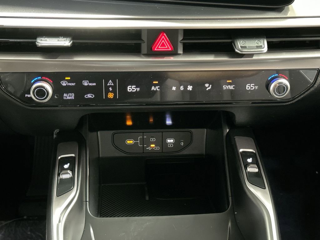 Used 2025 Kia Sorento S w/ Panoramic Sunroof Package image 23