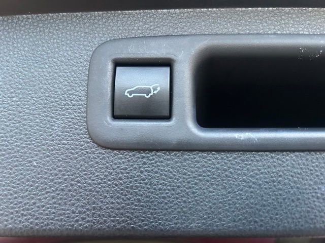 Used 2022 Toyota Highlander XLE image 8