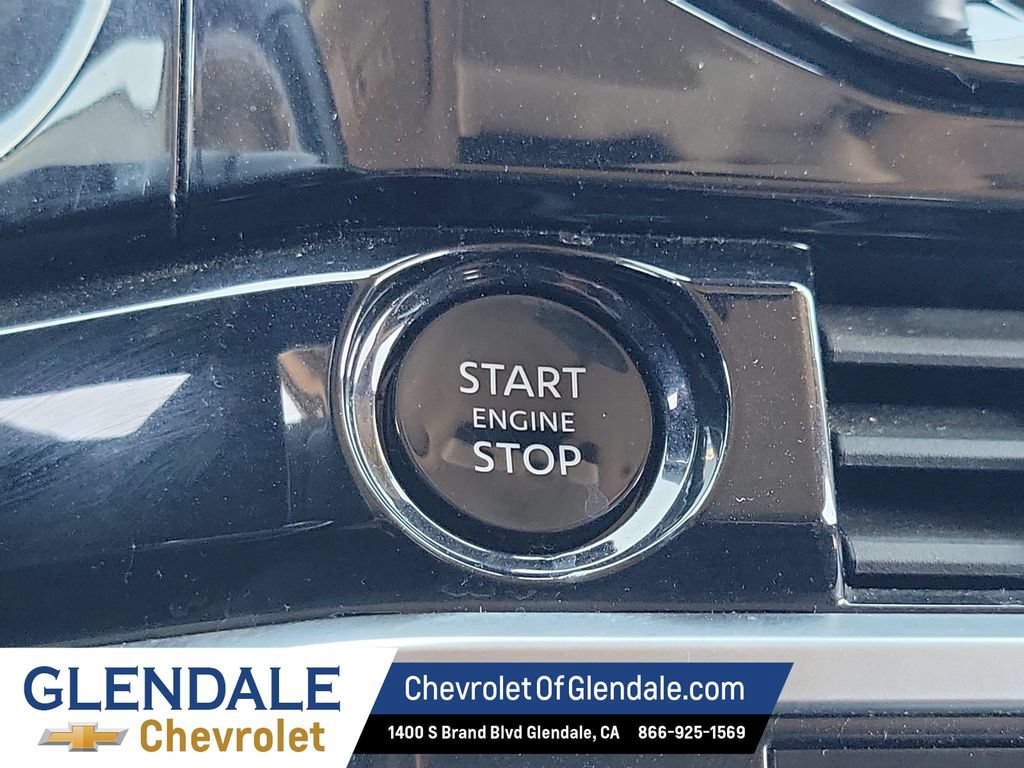 Used 2025 Nissan Pathfinder SV FWD image 34
