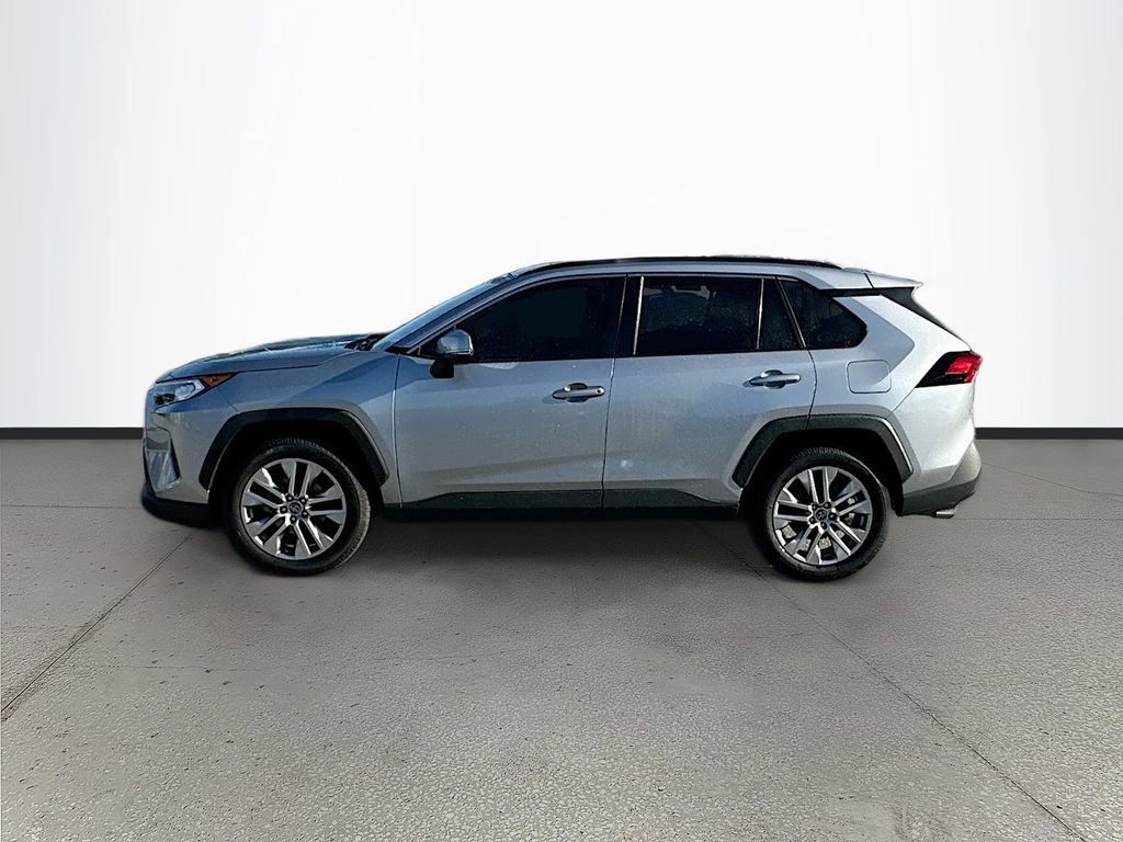 Used 2019 Toyota RAV4 XLE Premium FWD image 4