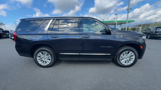 Certified 2023 GMC Yukon SLT w/ SLT Premium Package AWD/4WD image 9