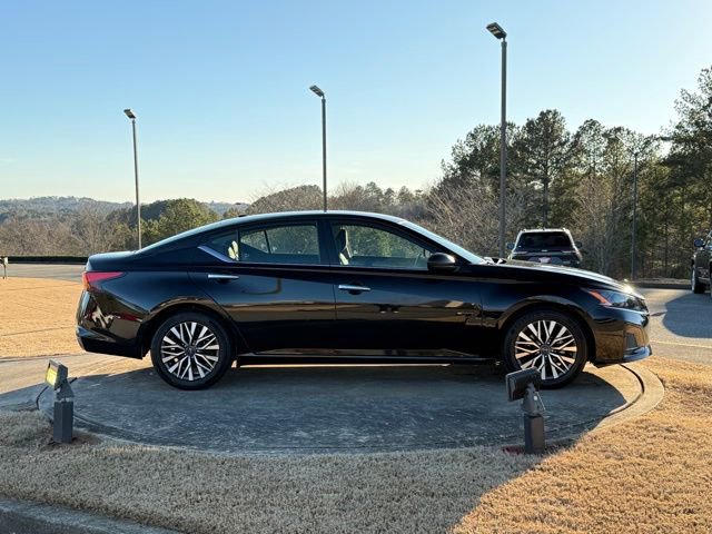 Used 2024 Nissan Altima 2.5 SV image 8
