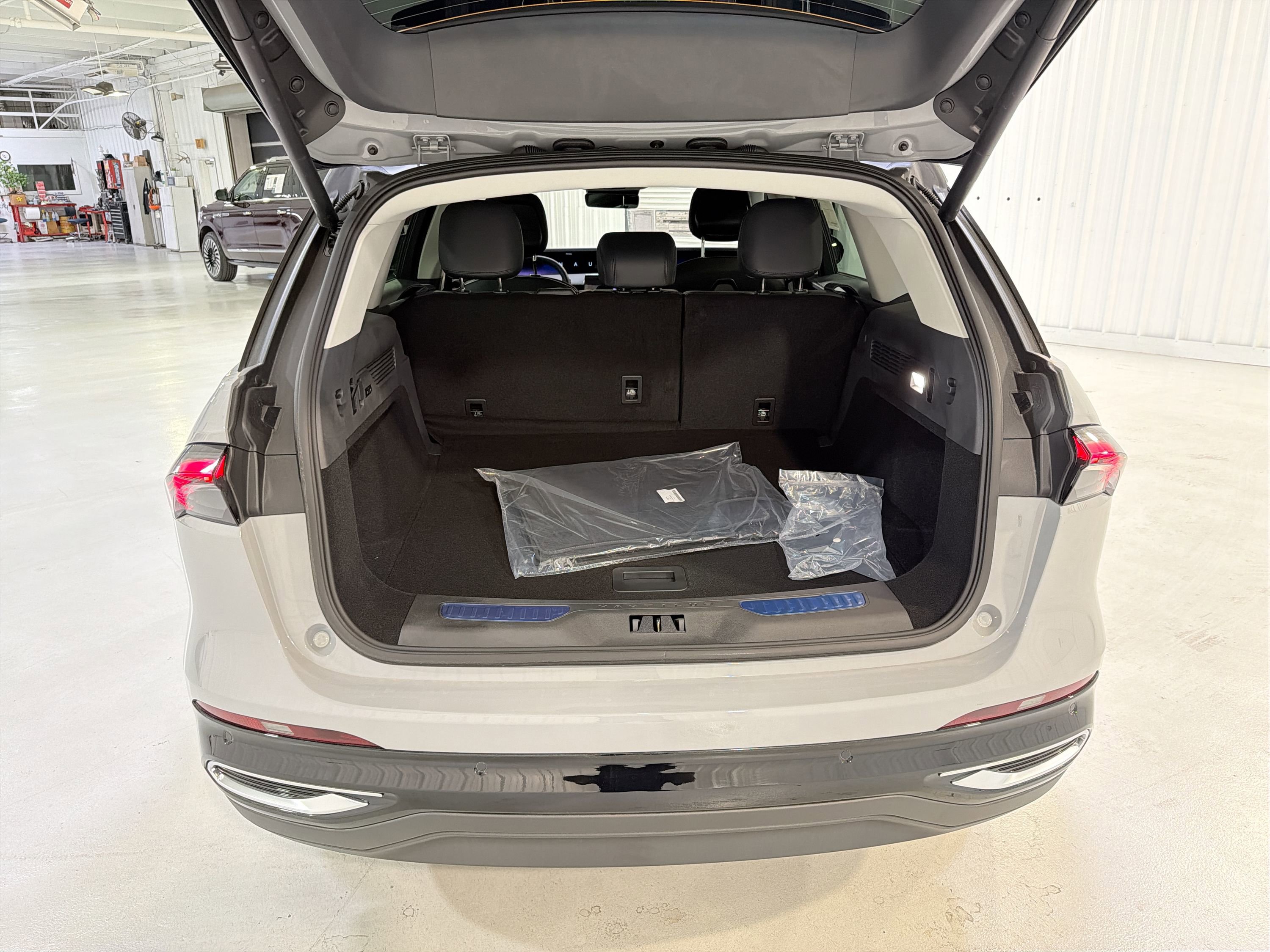 New 2026 Lincoln Nautilus Premier AWD/4WD image 27