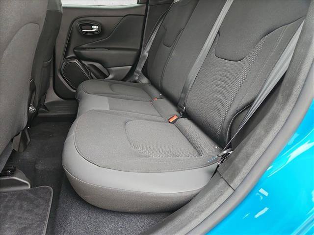 Used 2020 Jeep Renegade Altitude FWD image 17