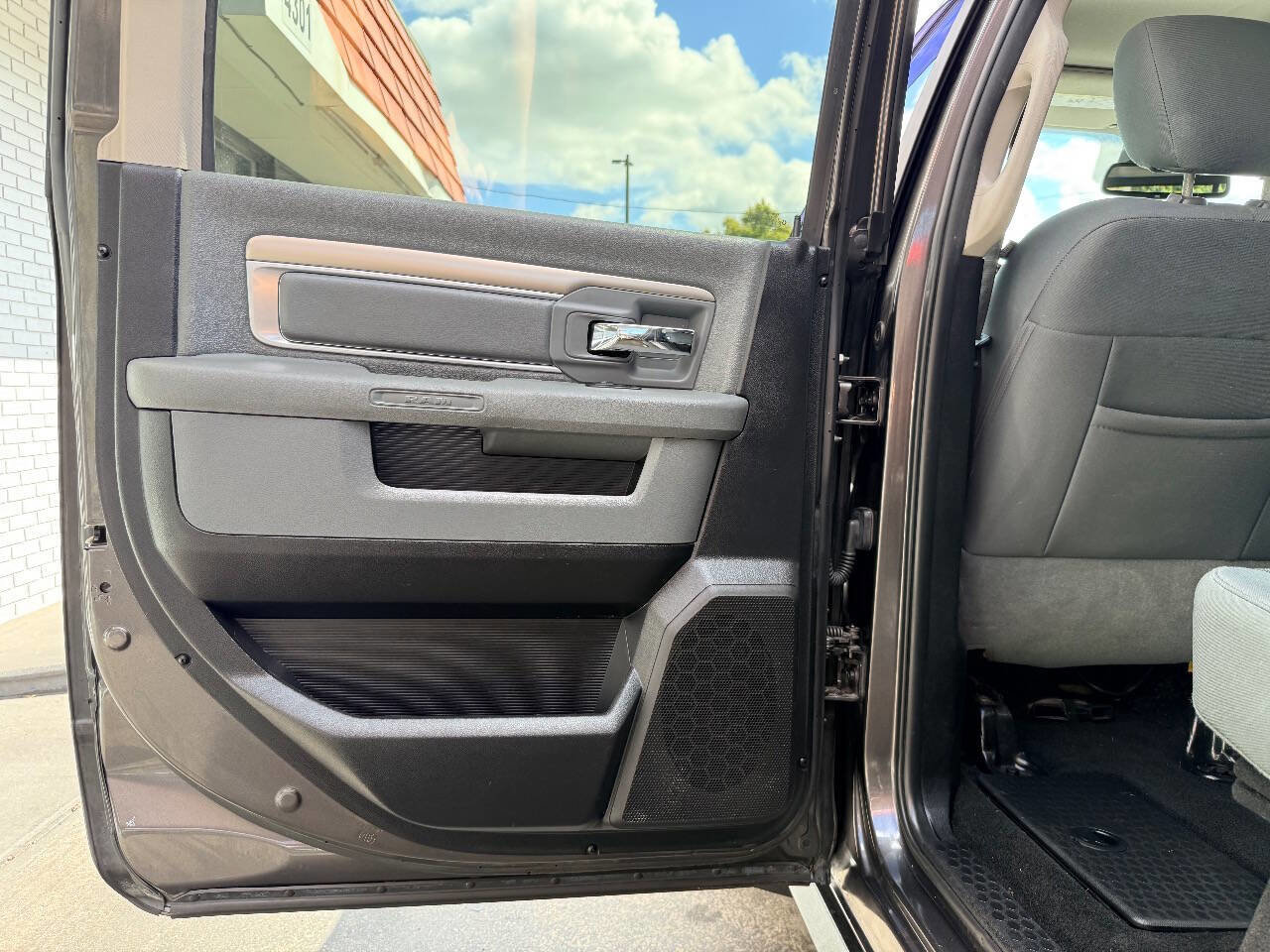 Used 2016 RAM 2500 Lone Star image 28