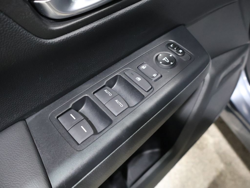 Used 2025 Honda CR-V EX image 13
