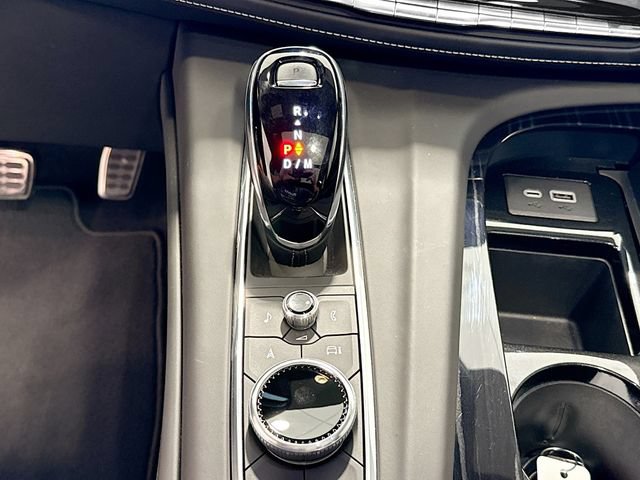 Used 2024 Cadillac Escalade V AWD/4WD image 17