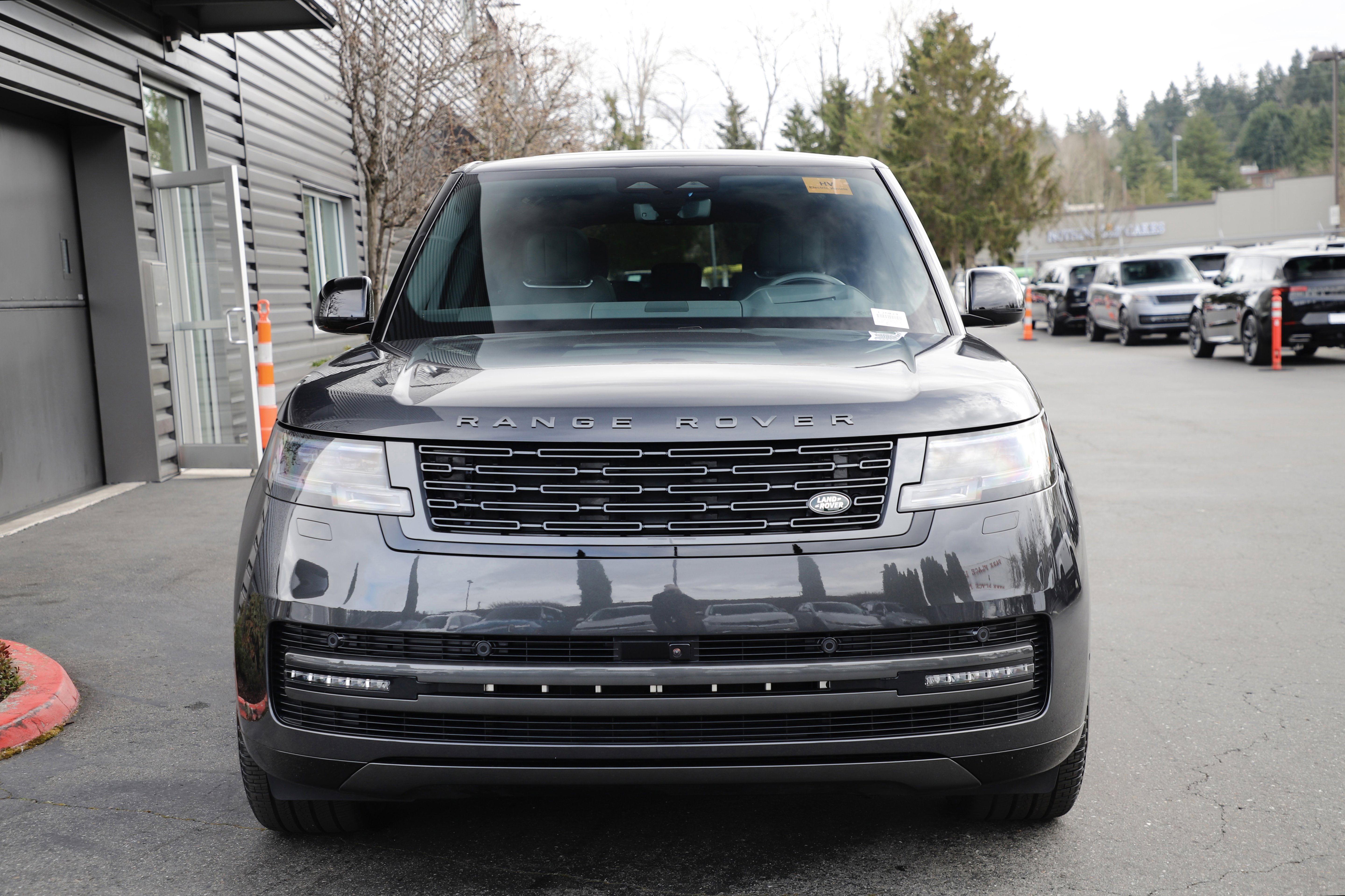 New 2026 Land Rover Range Rover SE image 4