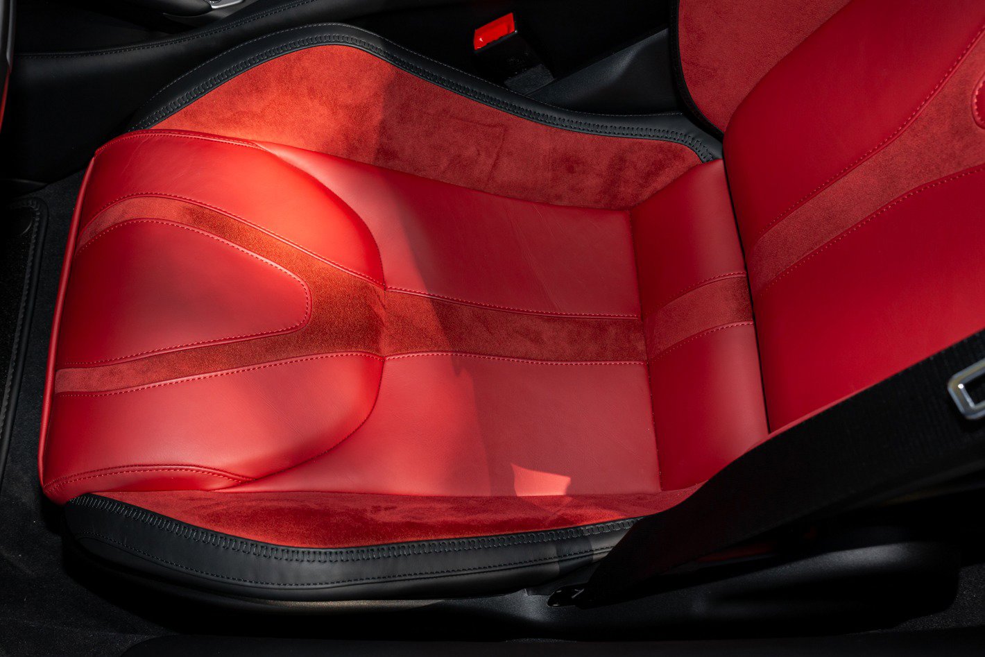 Used 2024 McLaren 750S Spider image 31