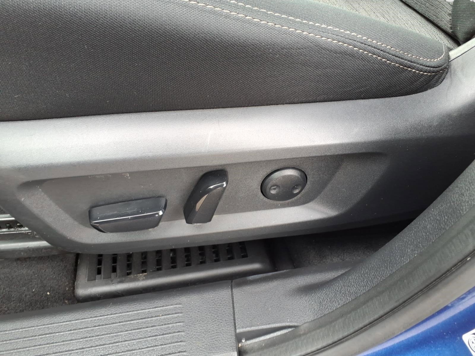 Used 2022 Nissan Rogue SV AWD/4WD image 16