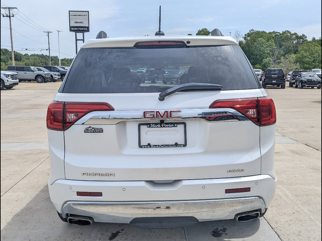 Used 2017 GMC Acadia Denali w/ Technology Package AWD/4WD image 10