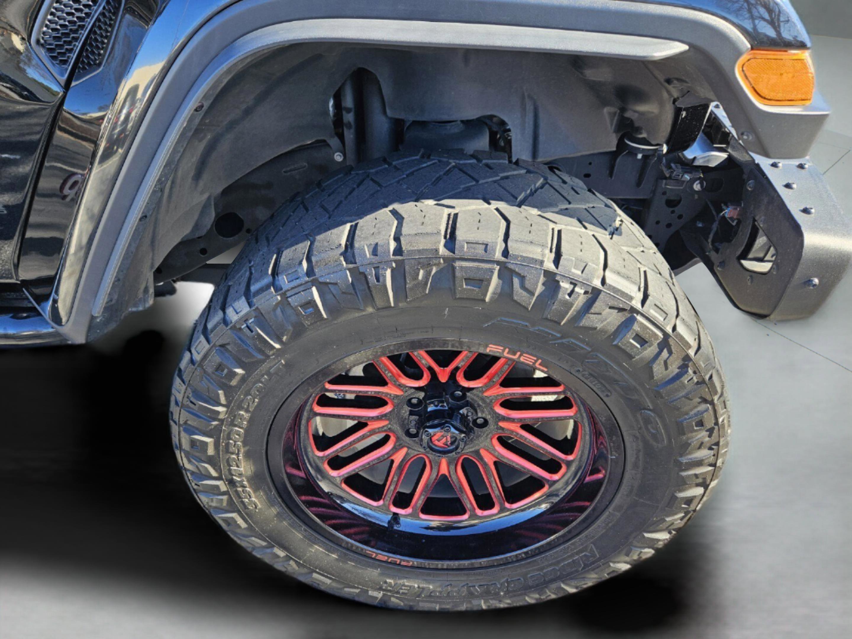 Used 2022 Jeep Wrangler Unlimited Rubicon w/ Xtreme Recon 35" Tire Package image 10