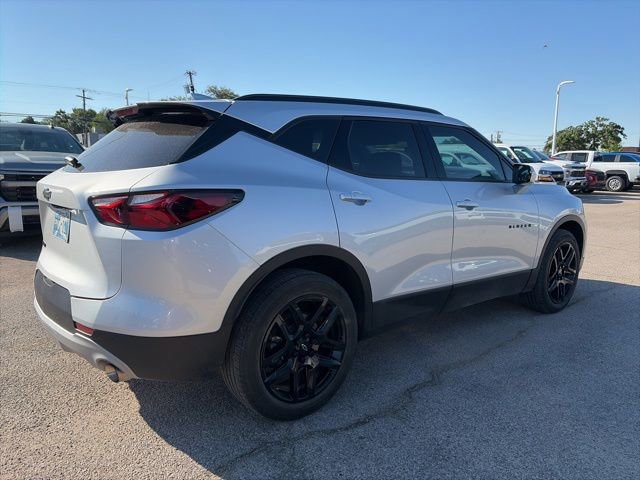 Used 2021 Chevrolet Blazer LT w/ Sound & Technology Package FWD image 3