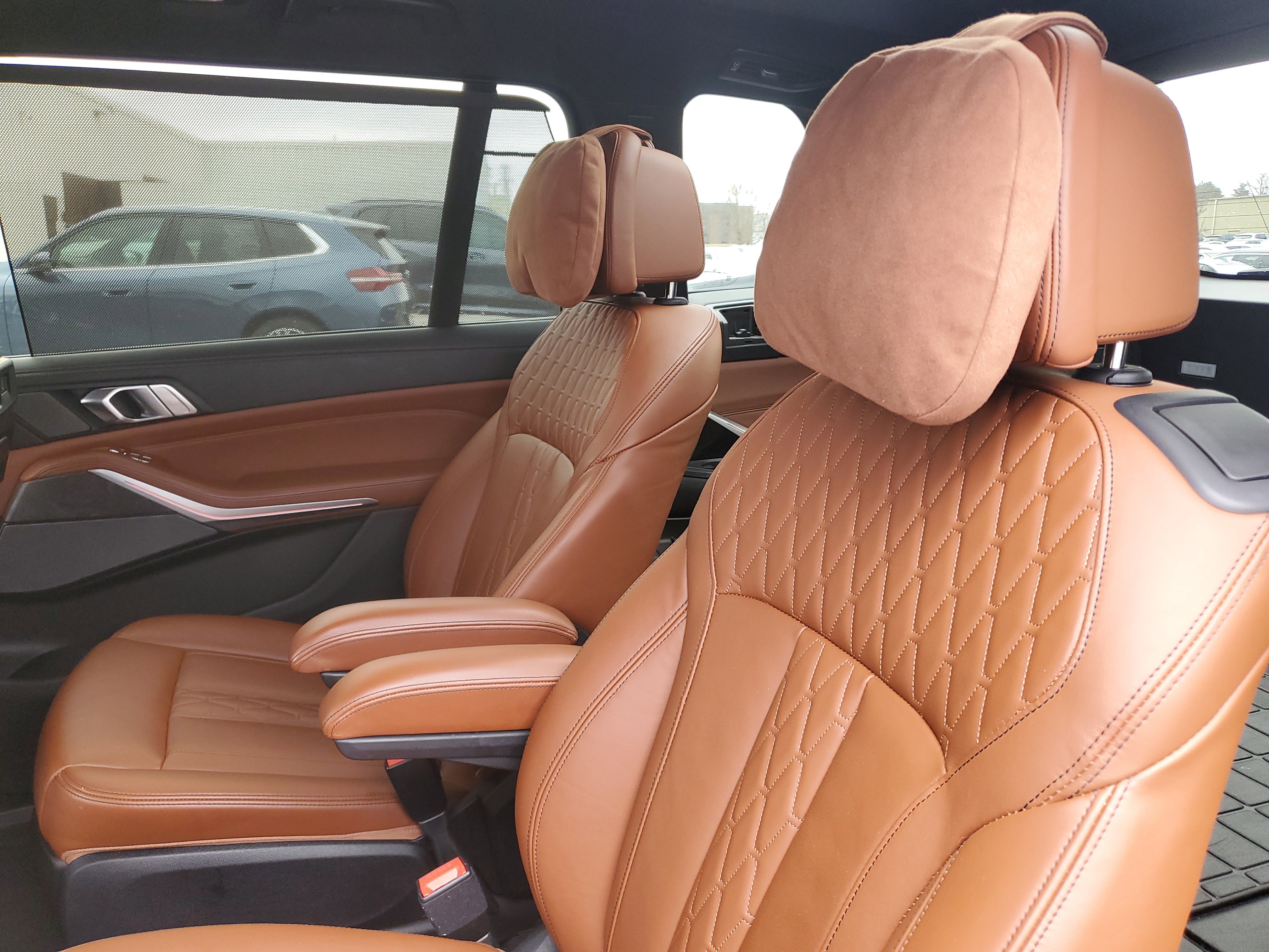 Used 2022 BMW X7 M50i image 24