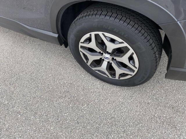 Used 2021 Subaru Forester Premium image 9