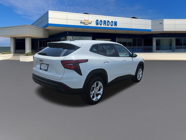 Used 2024 Chevrolet Trax LS w/ LS Convenience Package FWD image 6