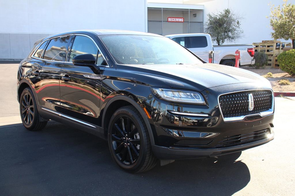 Used 2023 Lincoln Nautilus Reserve w/ Monochromatic Package image 8