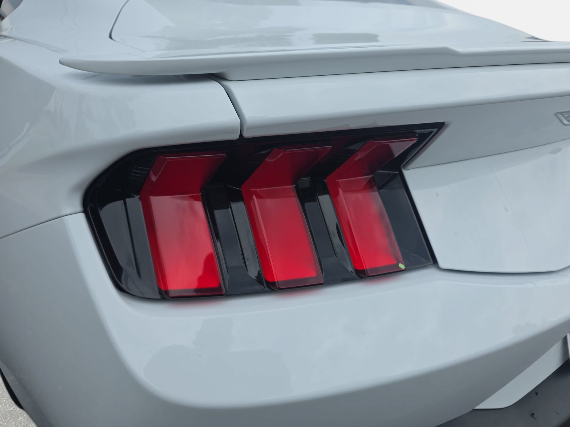 Used 2025 Ford Mustang GT Premium RWD image 31