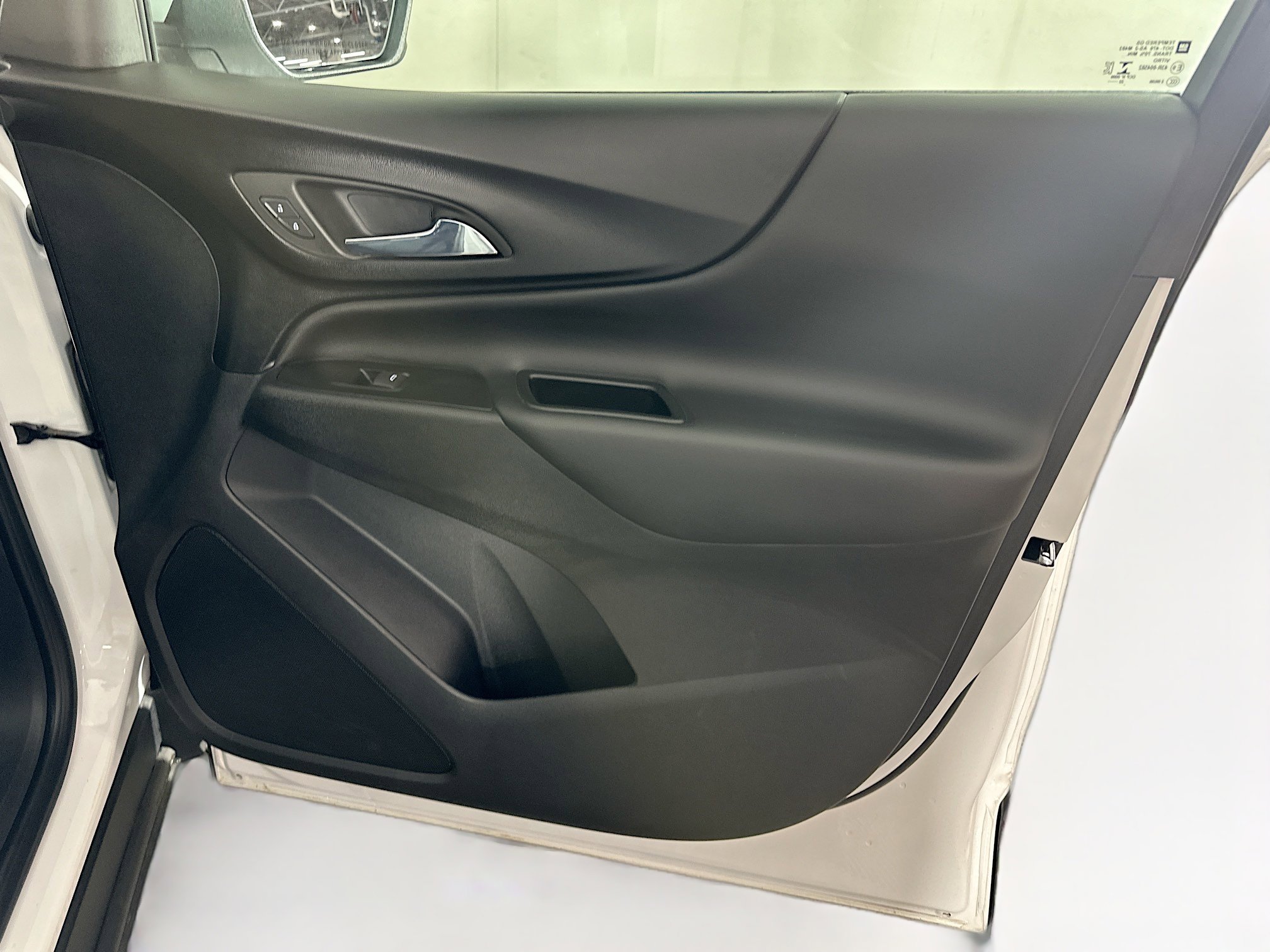 Used 2022 Chevrolet Equinox LT image 32