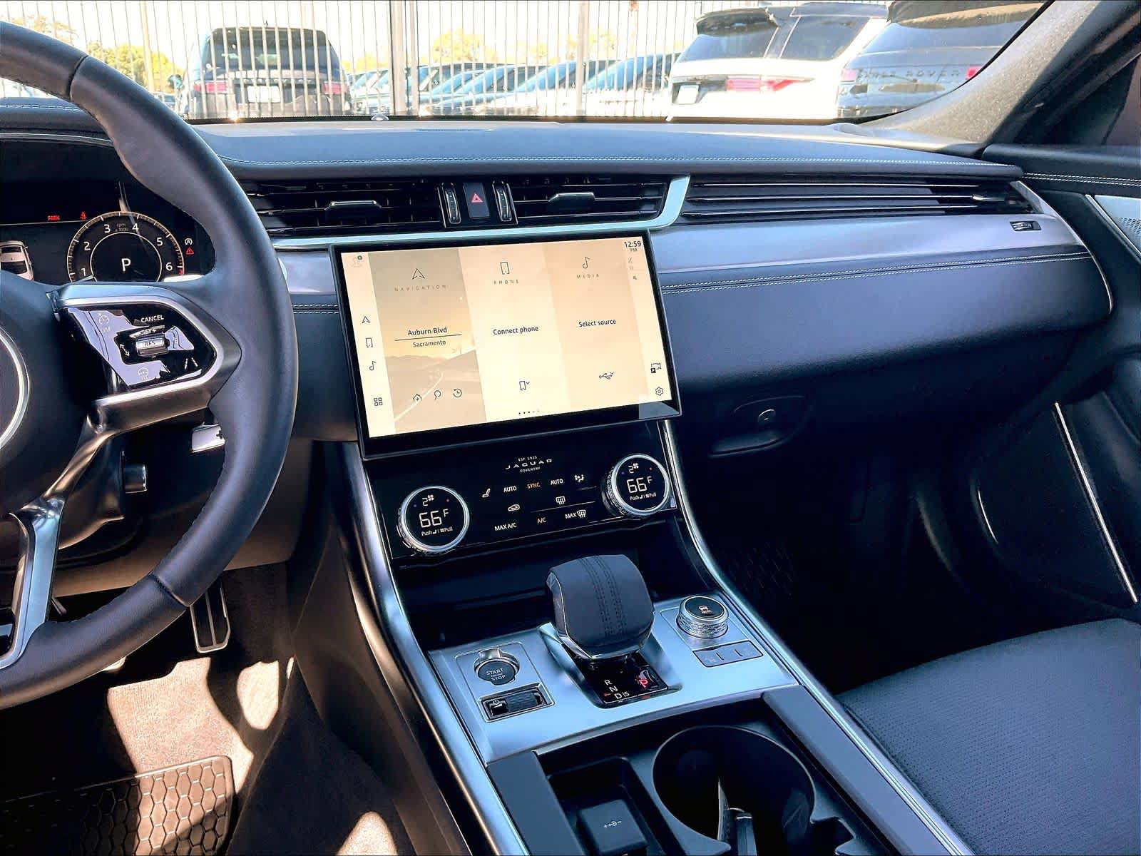 Used 2024 Jaguar XF R-Dynamic SE AWD/4WD image 8