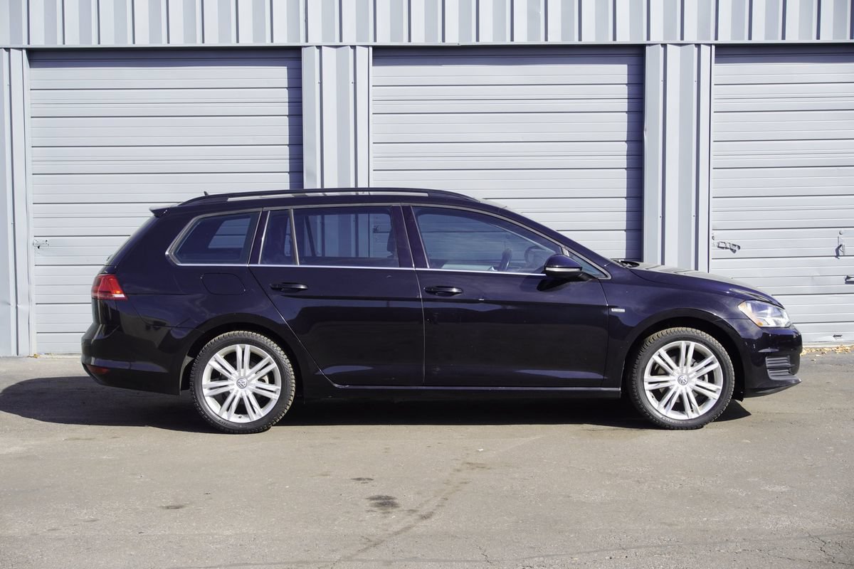 Used 2016 Volkswagen Golf Limited Edition FWD image 7