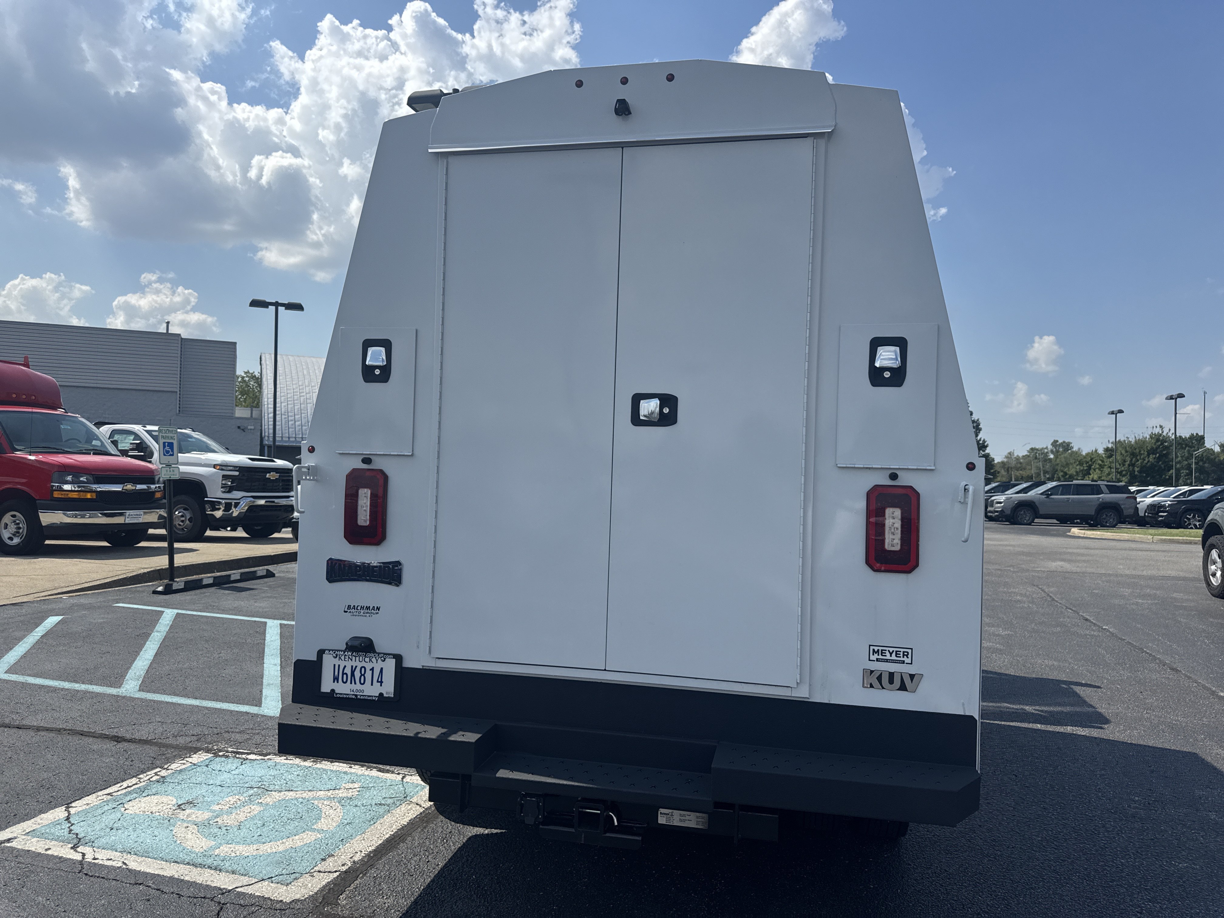 Used 2024 Chevrolet Low Cab Forward RWD image 4