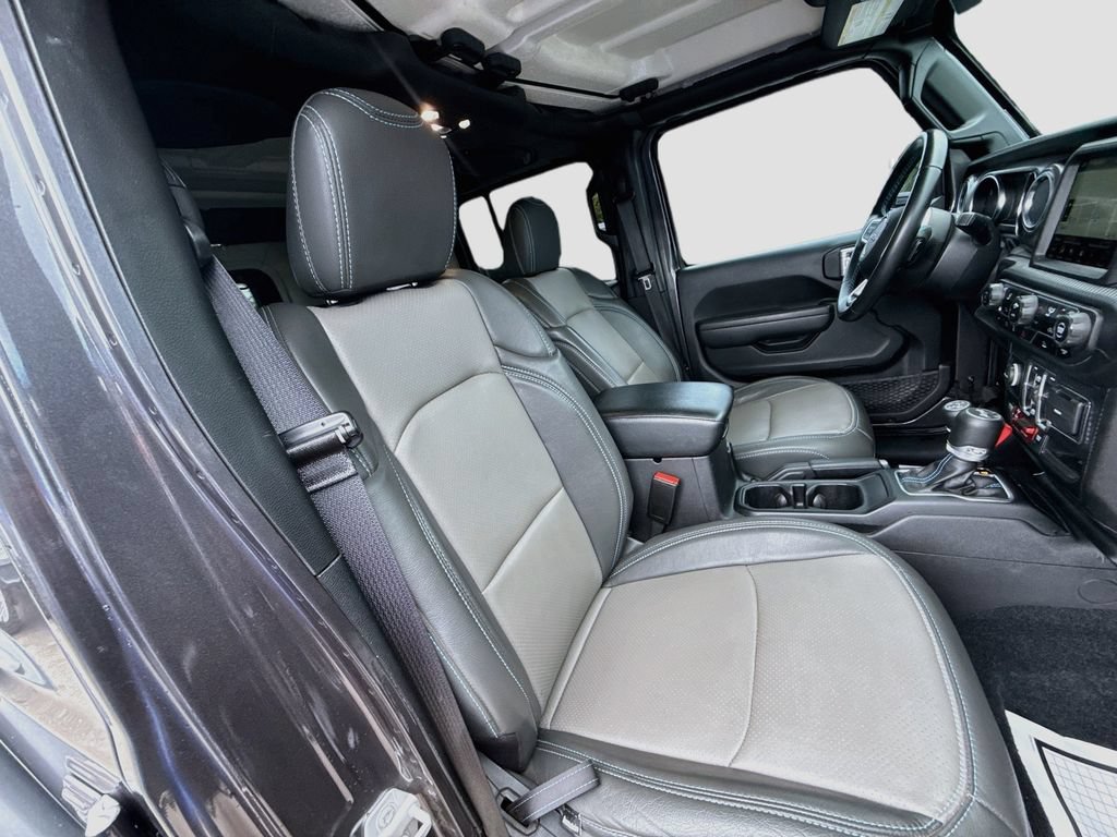 Used 2022 Jeep Wrangler Unlimited Rubicon 4xe AWD/4WD image 32