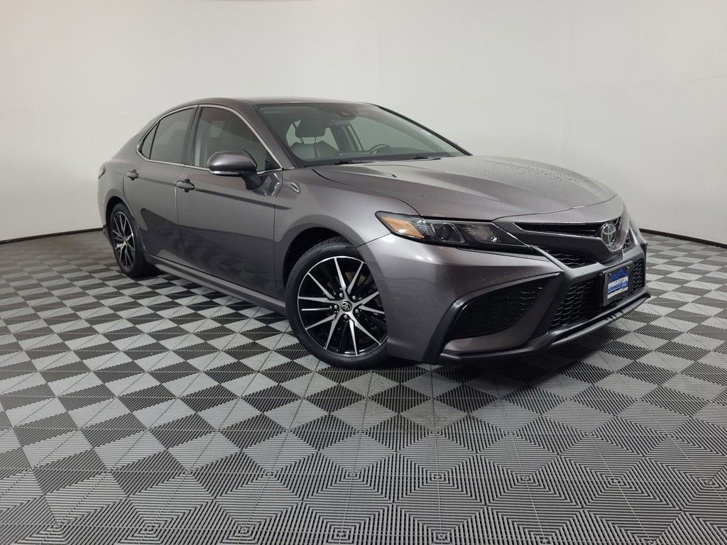 Used 2022 Toyota Camry SE