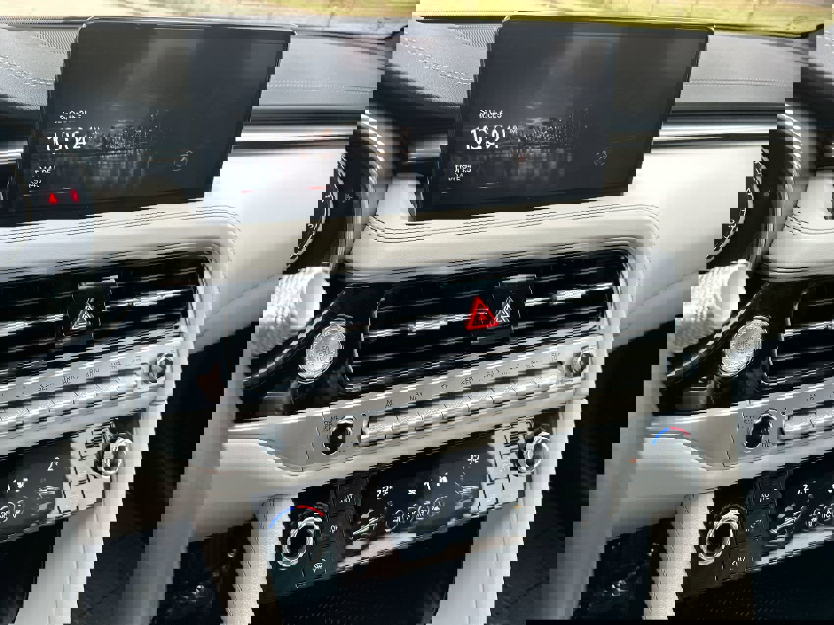 Used 2024 Genesis G70 2.5T image 16