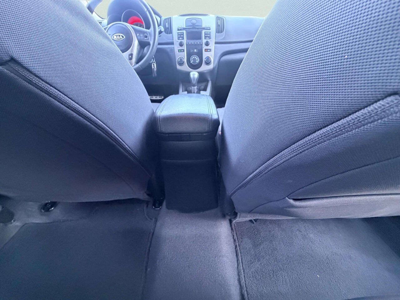 Used 2010 Kia Forte SX FWD image 27