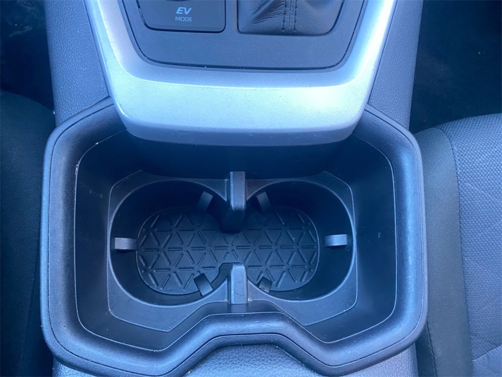 Used 2025 Toyota RAV4 XLE image 27