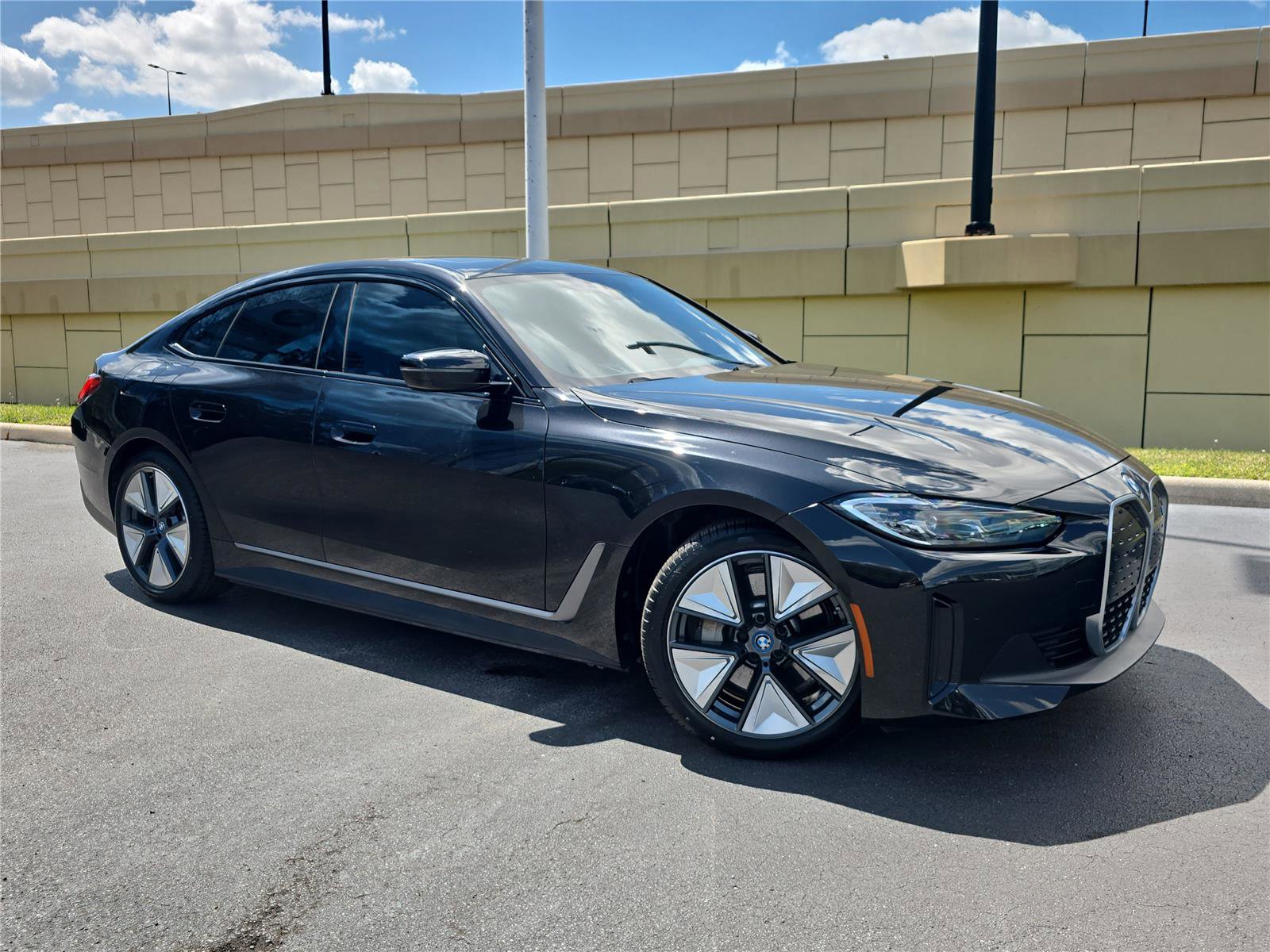 Certified 2023 BMW i4 eDrive35 w/ Premium Package image 27