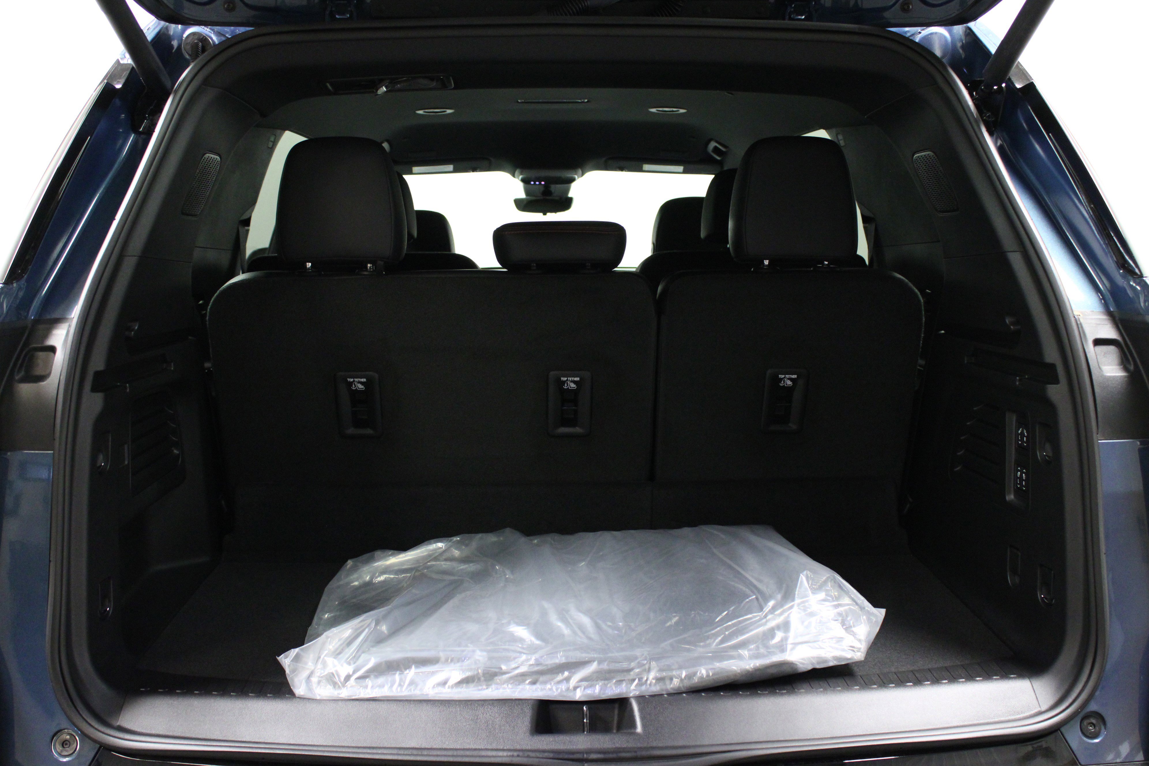Used 2025 Chevrolet Traverse RS w/ LPO, Floor Liner Package image 15