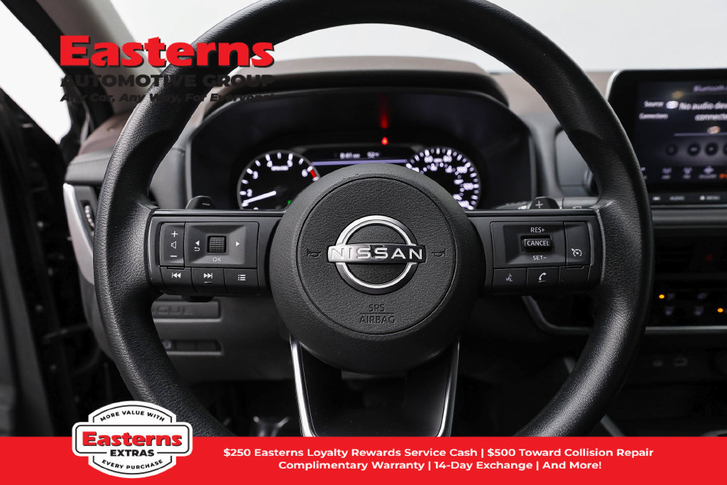 Used 2023 Nissan Rogue S AWD/4WD image 11