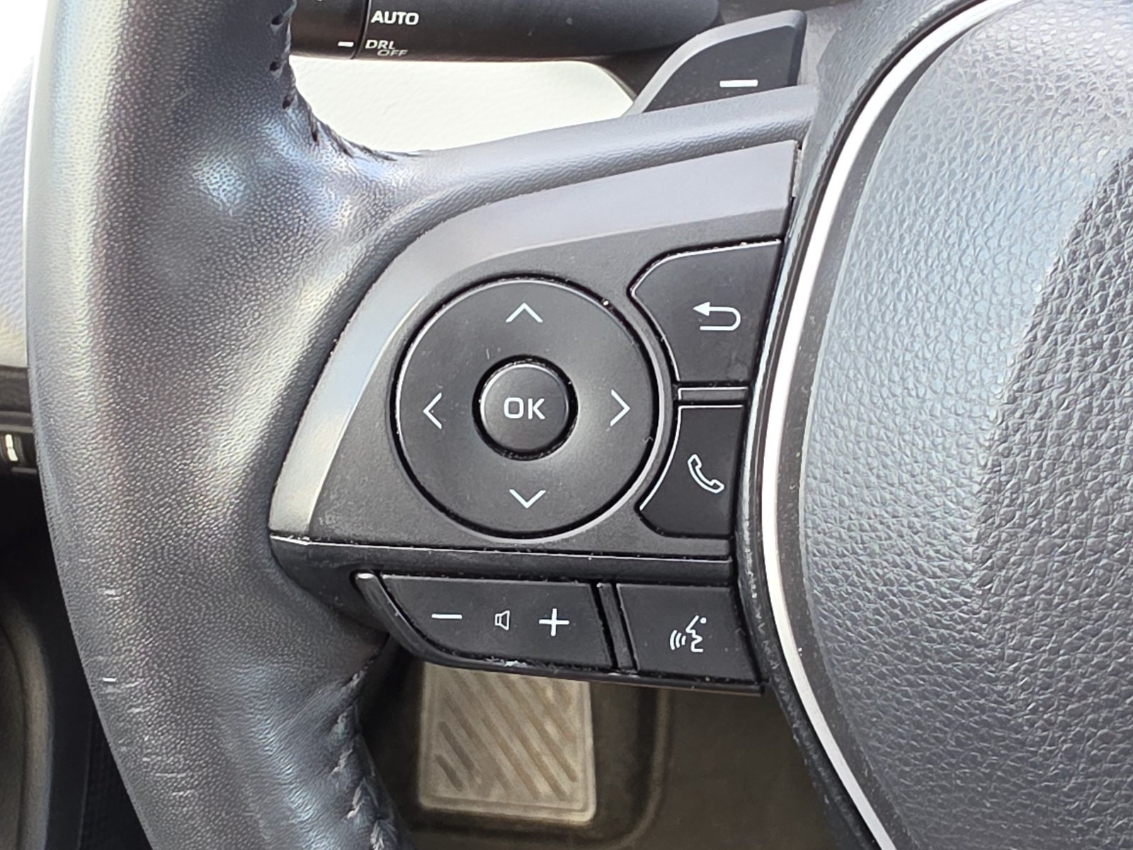 Used 2023 Toyota Corolla SE FWD image 19