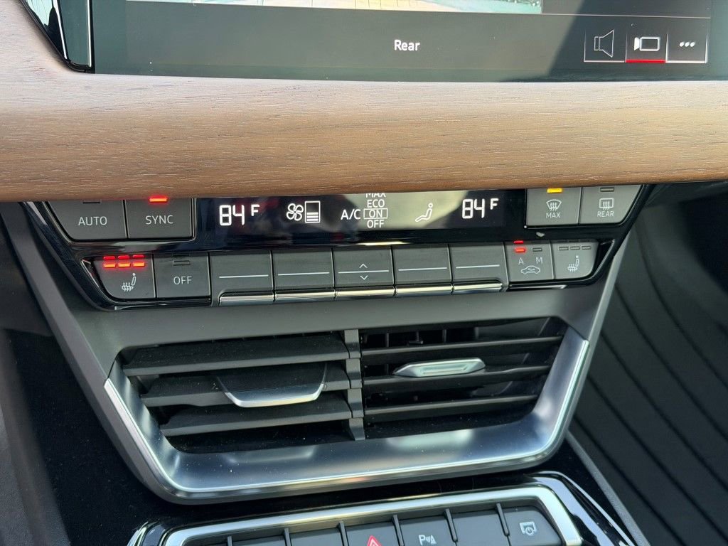 Certified 2023 Audi e-tron GT Premium Plus image 31