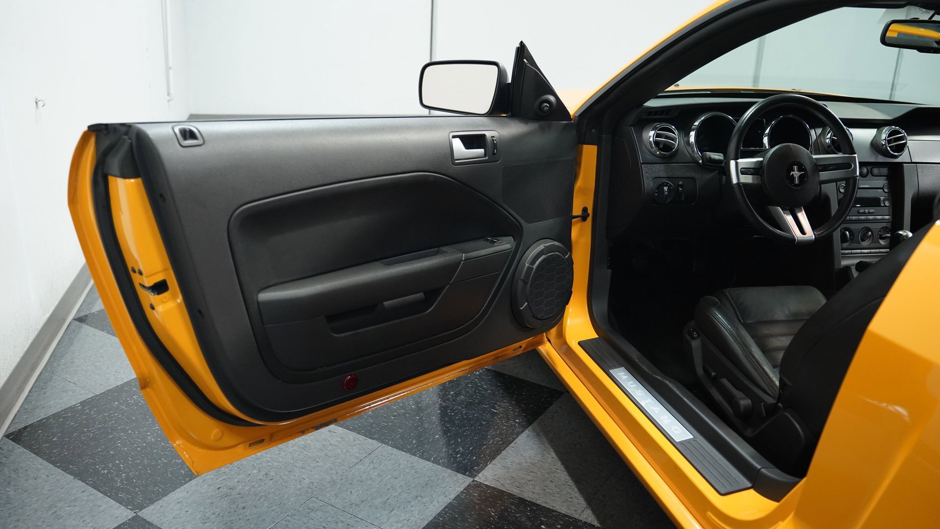 Used 2007 Ford Mustang GT image 31