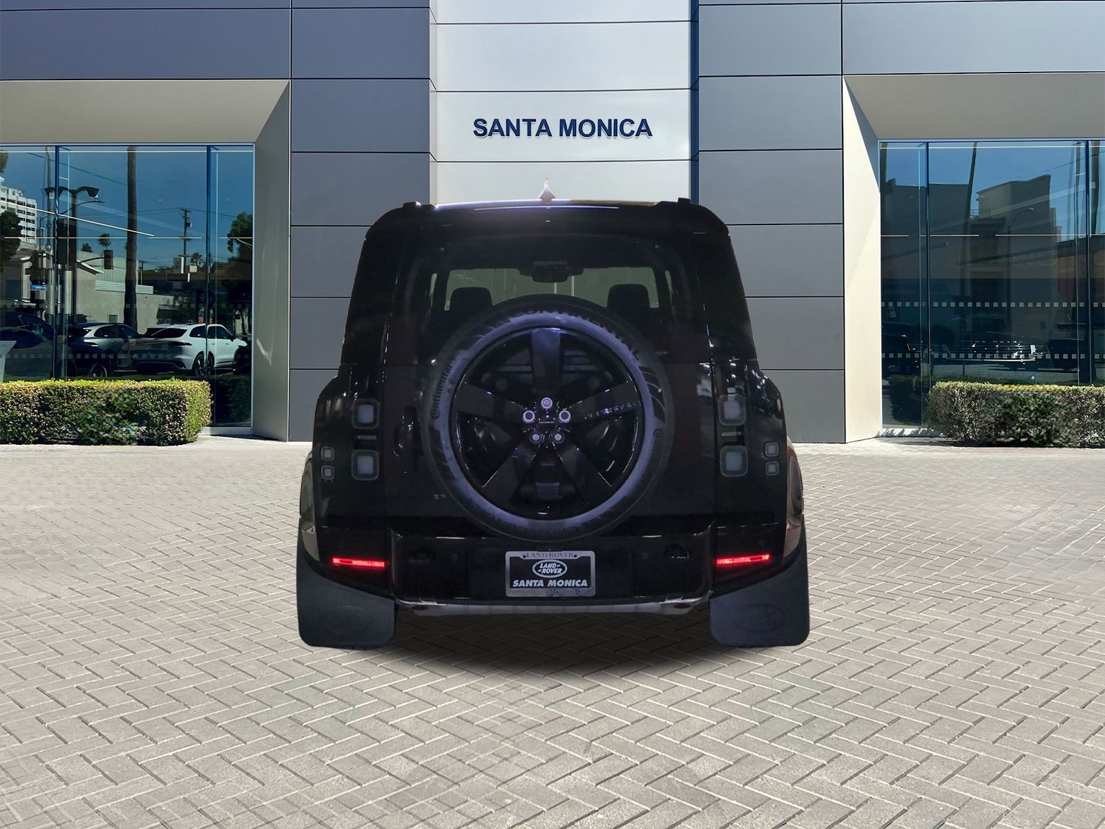 New 2026 Land Rover Defender 110 X-Dynamic SE image 4