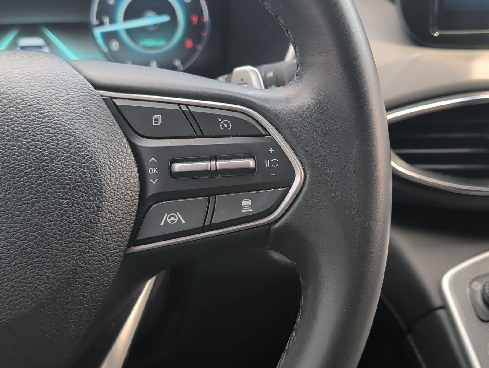 Used 2023 Hyundai Santa Fe SEL w/ Premium Package FWD image 15