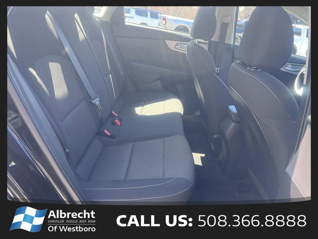 Used 2023 Kia Forte LXS w/ LXS Technology Package FWD image 17
