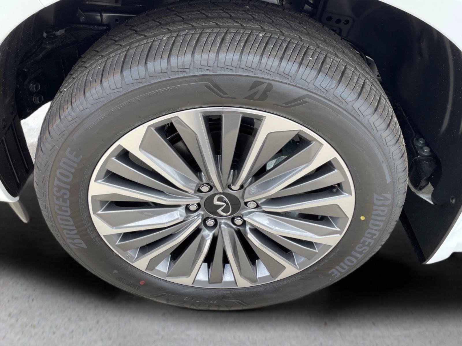 New 2026 INFINITI QX80 Luxe w/ Cargo Package RWD image 13